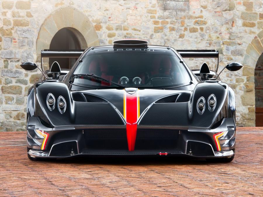  Pagani Zonda Revolucion 2013 года  (фото 4 из 28)